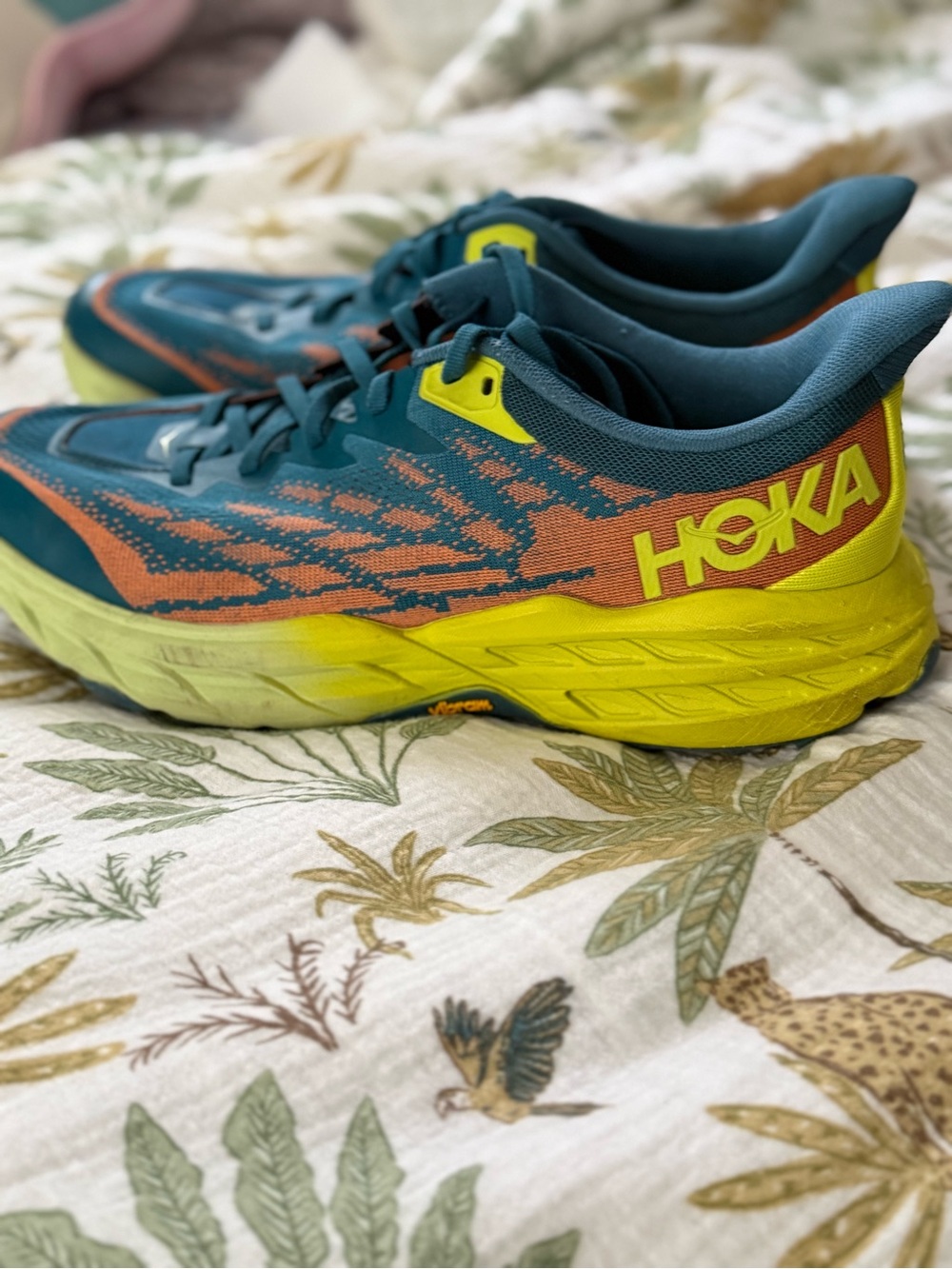 💛👟 Hoka Speedgoat 5